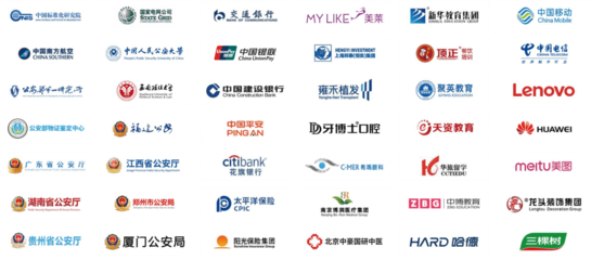 服務(wù)380000+企業(yè)后,他們干脆建了座生產(chǎn)AI機(jī)器人的工廠